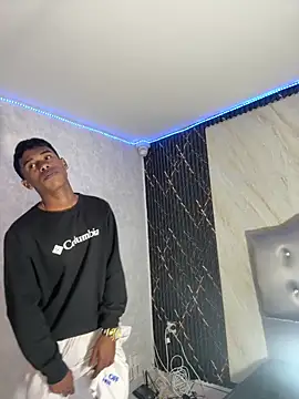 Yoim Williams online show from December 23, 2025, 4:32 am