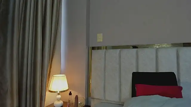 GahiaBelucci online show from March 13, 2026, 11:39 am