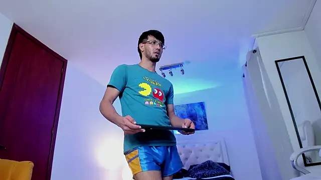 HarryFosster online show from April 17, 2026, 6:33 pm