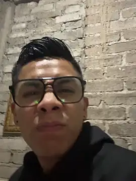 Snapshot of Marko-18 chatting on December 19, 2025, 1:56 am Marko-18 online show from December 19, 2025, 1:56 am