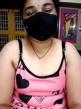 maduri   online show from April 4, 2026, 11:57 pm