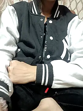 Snapshot of Eva_890 chatting on December 19, 2025, 4:14 pm Eva 890 online show from December 19, 2025, 4:14 pm