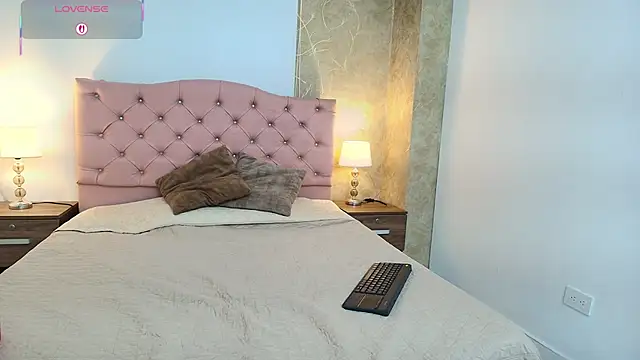 zoe bermudez online show from February 7, 2026, 3:32 am