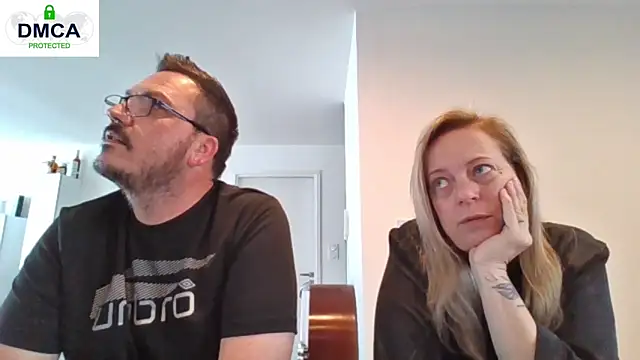 Miss-Chupagirly online show from April 7, 2026, 8:04 am