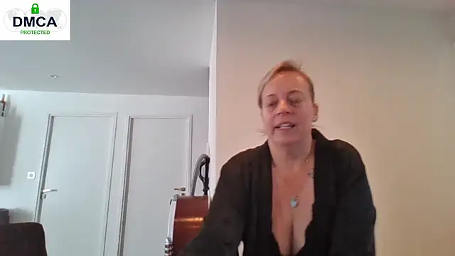 Miss-Chupagirly online show from April 15, 2026, 7:15 am