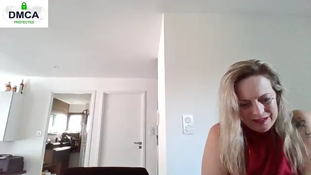 Snapshot of Miss-Chupagirly chatting on April 21, 2026, 3:07 pm Miss-Chupagirly online show from April 21, 2026, 3:07 pm