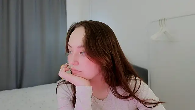 fallin lovee online show from March 26, 2026, 1:38 pm