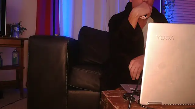 Snapshot of MISTERANDDEMI chatting on December 23, 2025, 3:59 am MISTERANDDEMI online show from December 23, 2025, 3:59 am