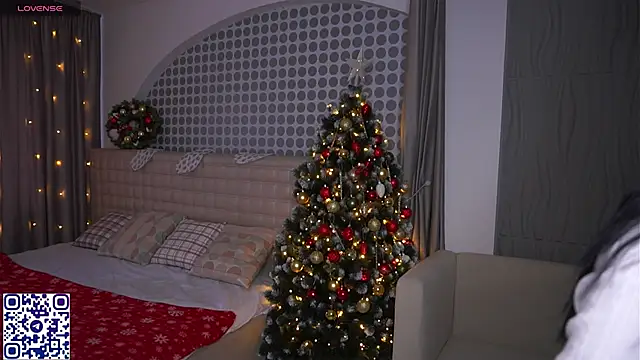 DeliaLoma online show from January 15, 2026, 5:56 am