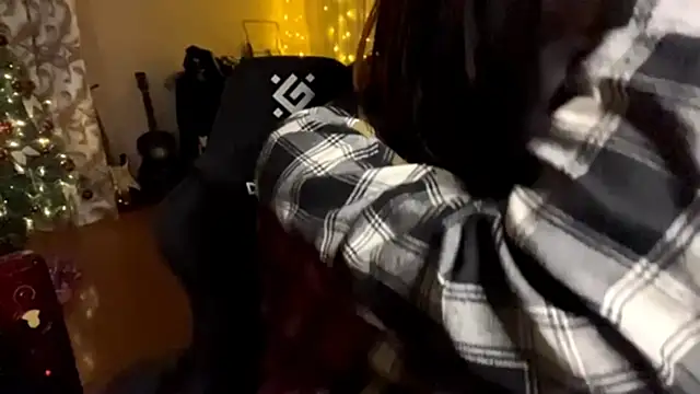 emo sweet online show from December 19, 2025, 10:17 pm