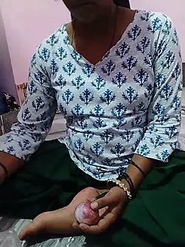 Snapshot of priya_kumari143 chatting on July 12, 2026, 3:52 am priya kumari143 online show from July 12, 2026, 3:52 am