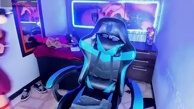 dolly boob online show from January 7, 2026, 4:15 am