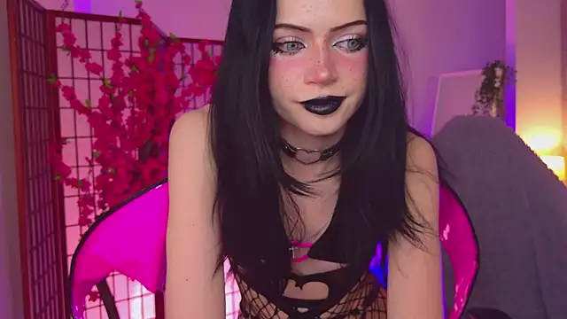 Snapshot of Dark_Diva chatting on February 17, 2026, 9:21 pm Dark Diva online show from February 17, 2026, 9:21 pm