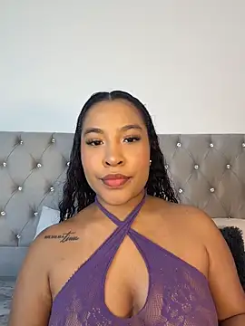 izzybelmonth12 online show from March 16, 2026, 8:13 pm