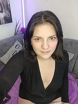 paulina coxx online show from April 3, 2026, 12:47 pm