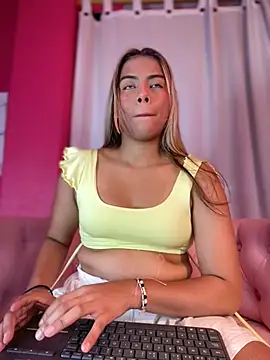 MiaSizzle online show from January 18, 2026, 1:04 pm