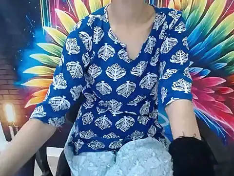 Farhana beautyfull online show from May 20, 2026, 4:51 am