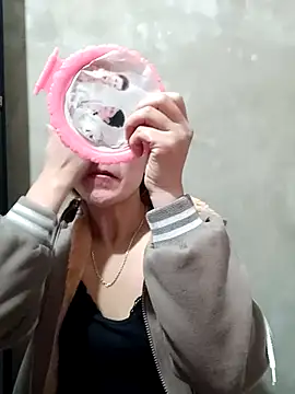 Snapshot of yula-bi chatting on February 3, 2026, 9:14 am yula-bi online show from February 3, 2026, 9:14 am