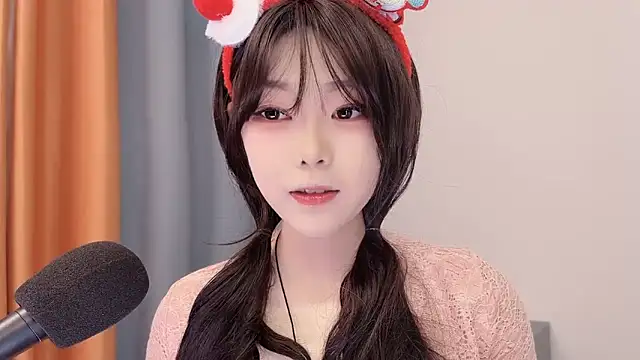 smalldaisy online show from February 7, 2026, 2:15 am