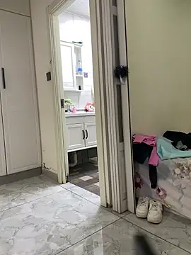 aiye666 online show from April 21, 2026, 2:51 am