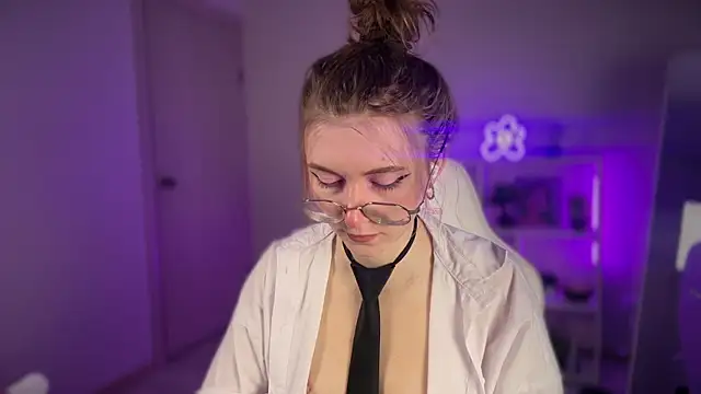 KellySunn online show from April 13, 2026, 9:04 am