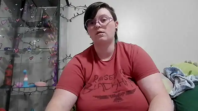 Snapshot of Pupghostt chatting on February 9, 2026, 6:12 pm Pupghostt online show from February 9, 2026, 6:12 pm