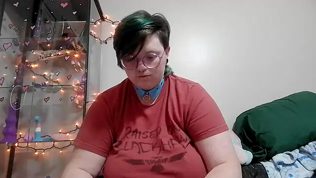 Snapshot of Pupghostt chatting on February 11, 2026, 1:38 pm Pupghostt online show from February 11, 2026, 1:38 pm