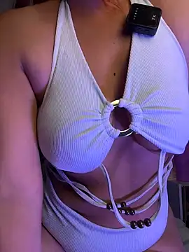 Violetta Moretti online show from March 26, 2026, 1:33 am