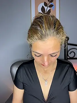 Snapshot of JennaMilf_ chatting on May 8, 2026, 4:34 pm JennaMilf online show from May 8, 2026, 4:34 pm