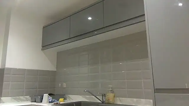 SnowBunnie97 online show from December 20, 2025, 10:39 pm