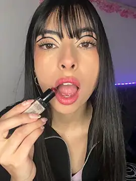 junorise23 online show from April 10, 2026, 3:23 am