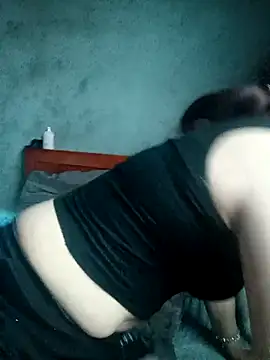 boiboi001 online show from February 15, 2026, 5:04 am