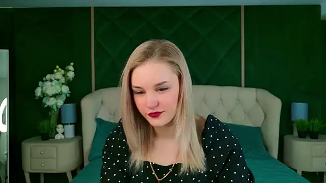 Molly Voss online show from February 13, 2026, 2:57 pm