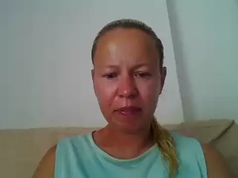 jennyblondeuk online show from June 2, 2026, 2:41 pm