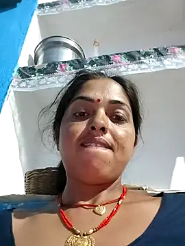 Snapshot of Mahima_rani34 chatting on May 3, 2026, 9:43 pm Mahima rani34 online show from May 3, 2026, 9:43 pm