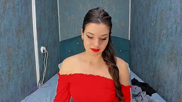 Snapshot of RedAssHottie chatting on February 22, 2026, 4:13 am RedAssHottie online show from February 22, 2026, 4:13 am