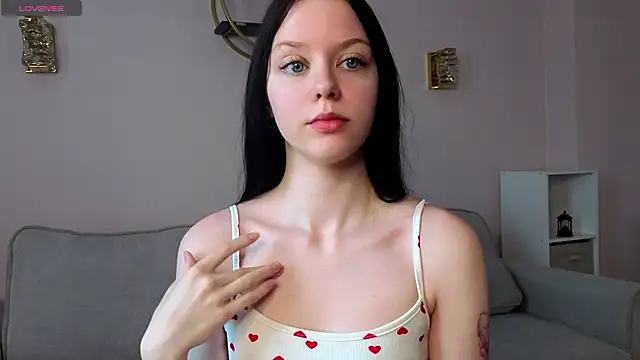 ElmiraShivley online show from February 18, 2026, 3:46 am