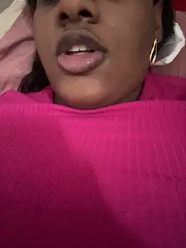 amorasecy online show from April 5, 2026, 2:03 pm