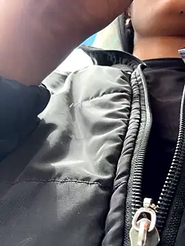 Snapshot of Ema_Rose_ chatting on January 14, 2026, 4:23 pm Ema Rose online show from January 14, 2026, 4:23 pm