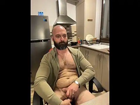 DamonSalvatore2 online show from April 8, 2026, 9:04 pm