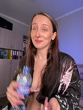 LuxBrunette  online show from June 29, 2026, 6:19 am