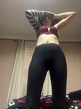 SexyMamiVee online show from February 16, 2026, 12:12 pm