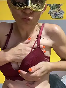 SexyMamiVee online show from July 18, 2026, 5:39 pm