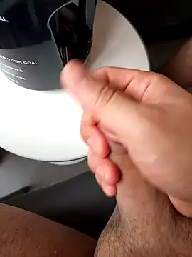 kingmiko12 online show from April 14, 2026, 10:21 am