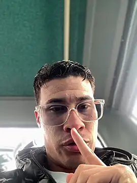 Latin Paisa Boy online show from April 15, 2026, 5:20 pm