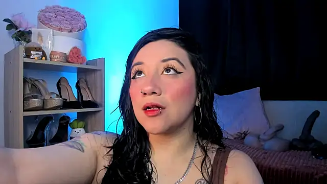 rose xdd online show from April 18, 2026, 1:42 am