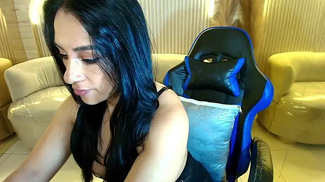 charlotte r  online show from December 23, 2025, 3:15 am