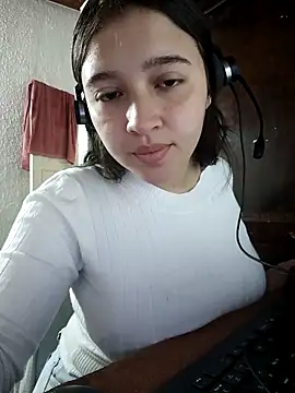 Snapshot of Laia__Evanss chatting on February 12, 2026, 12:33 pm Laia Evanss online show from February 12, 2026, 12:33 pm