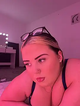 KatieCeexx online show from January 13, 2026, 10:37 pm