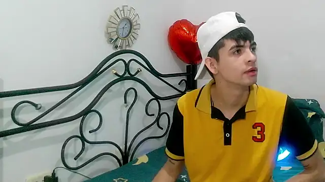 Snapshot of nico22love chatting on February 25, 2026, 2:59 pm nico22love online show from February 25, 2026, 2:59 pm